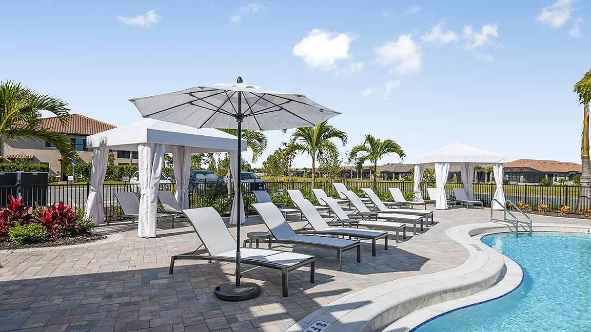 Esp-at-the-Islands-Amenity-705-16x9-Poolside