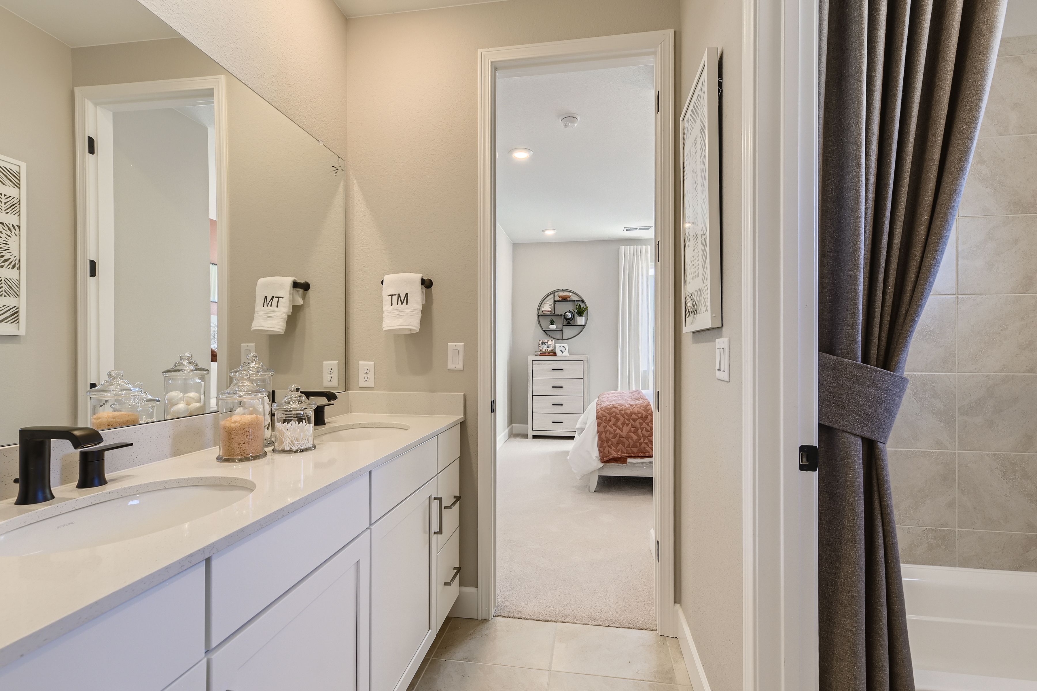 19 2nd Floor Bathroom