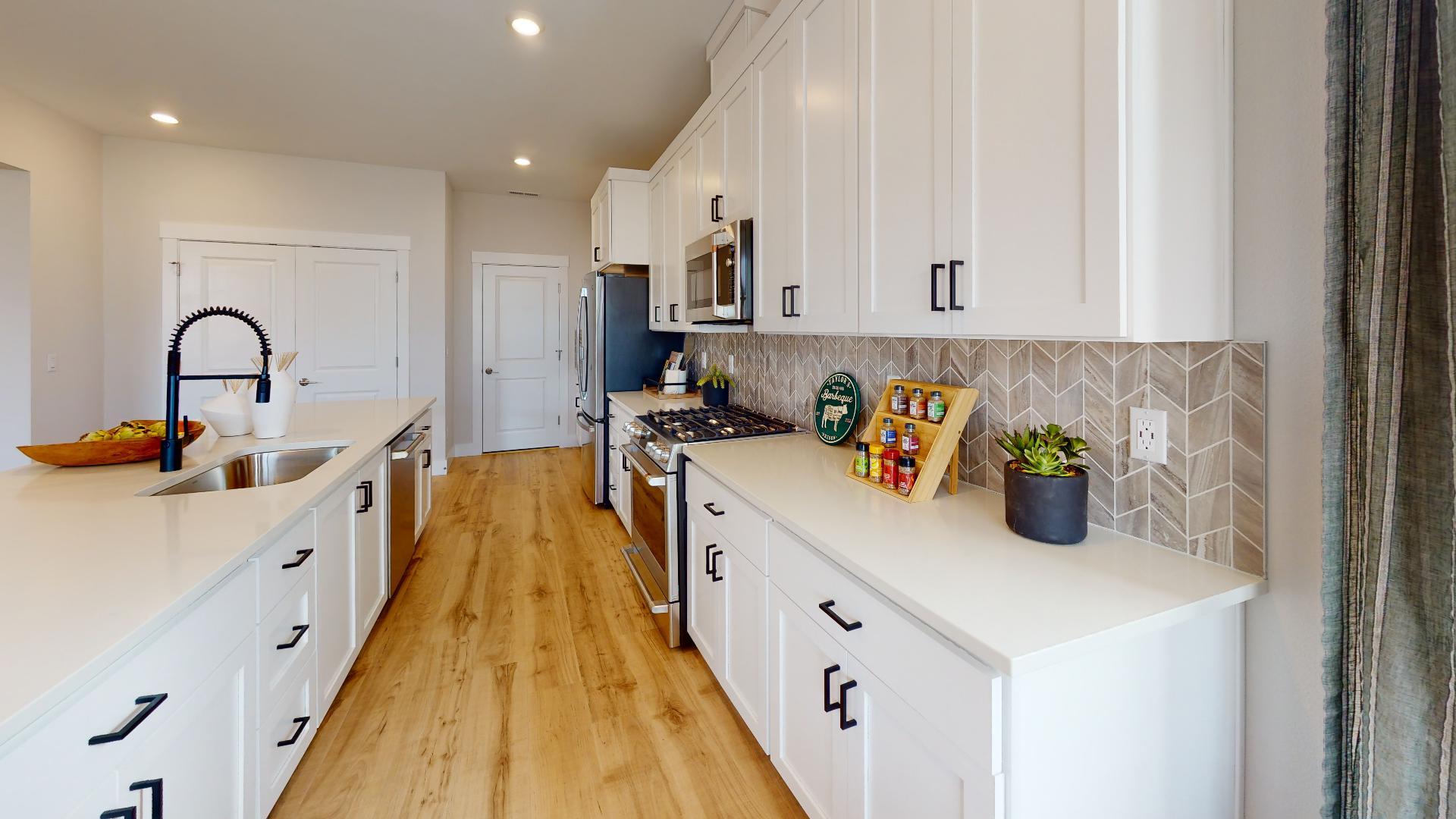 South-River-Terrace-Lot-2-Gris-Kitchen3