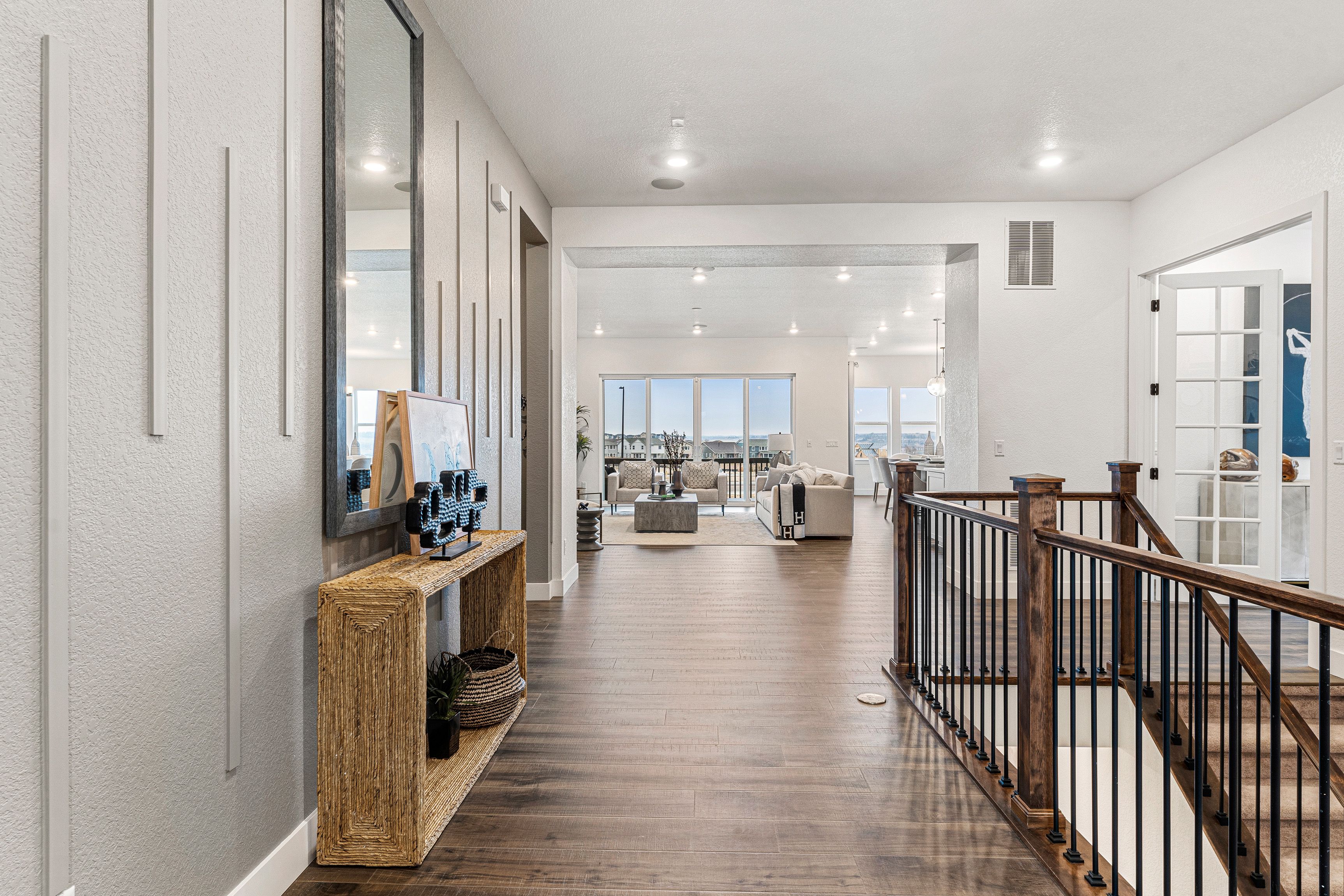 13-16975-Black-Rose-Pl-Print