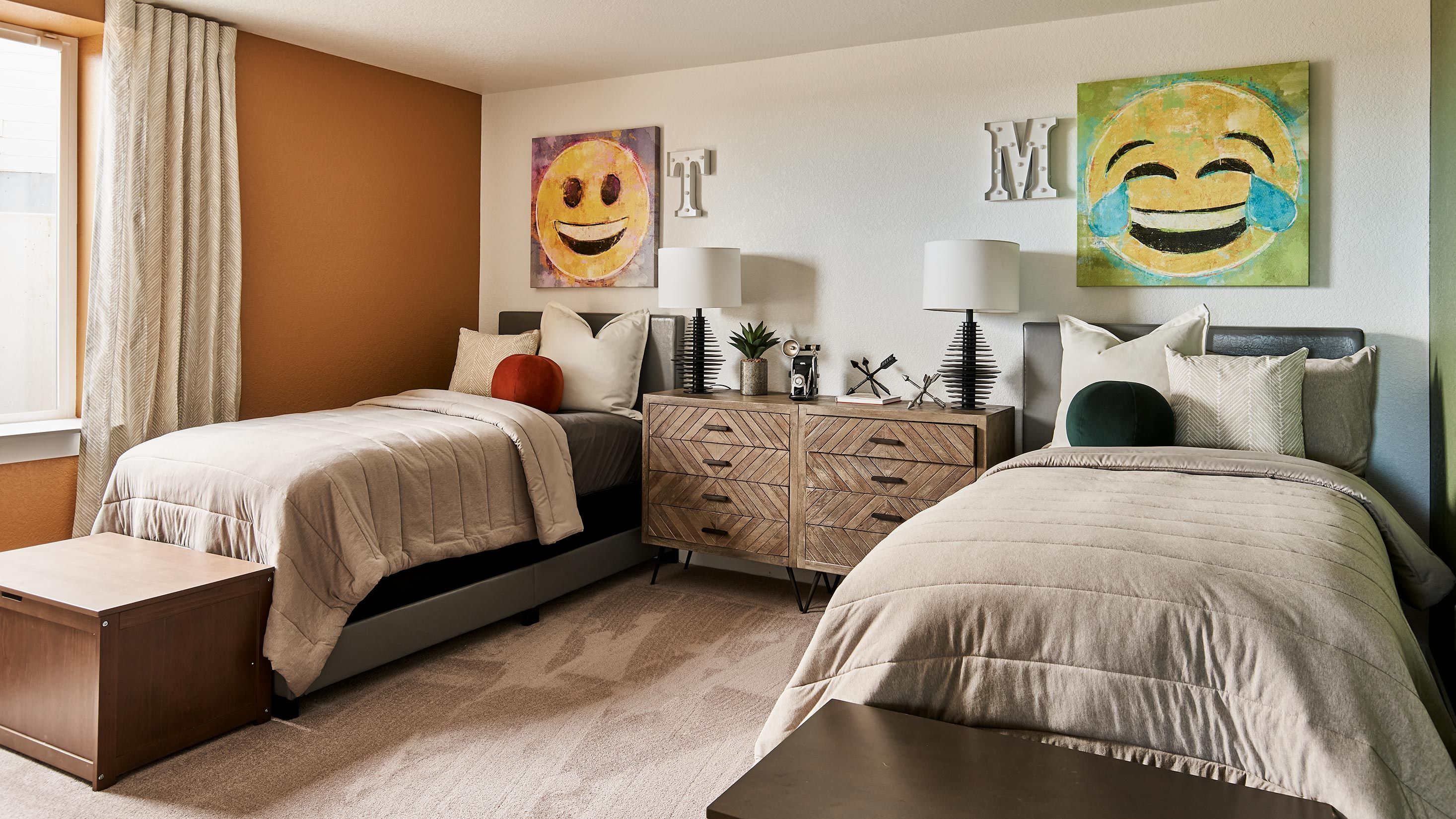 19Looking-Glass-Columbine-02-28-23-Lower-Leve...