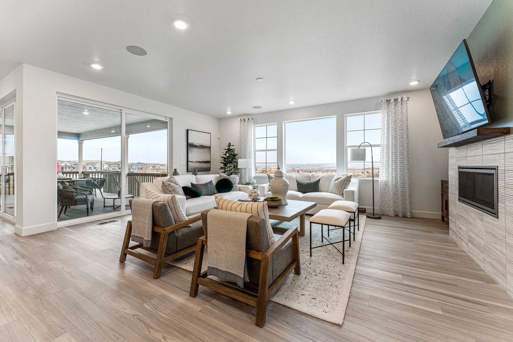 07-16985-Black-Rose-Pl-MLS