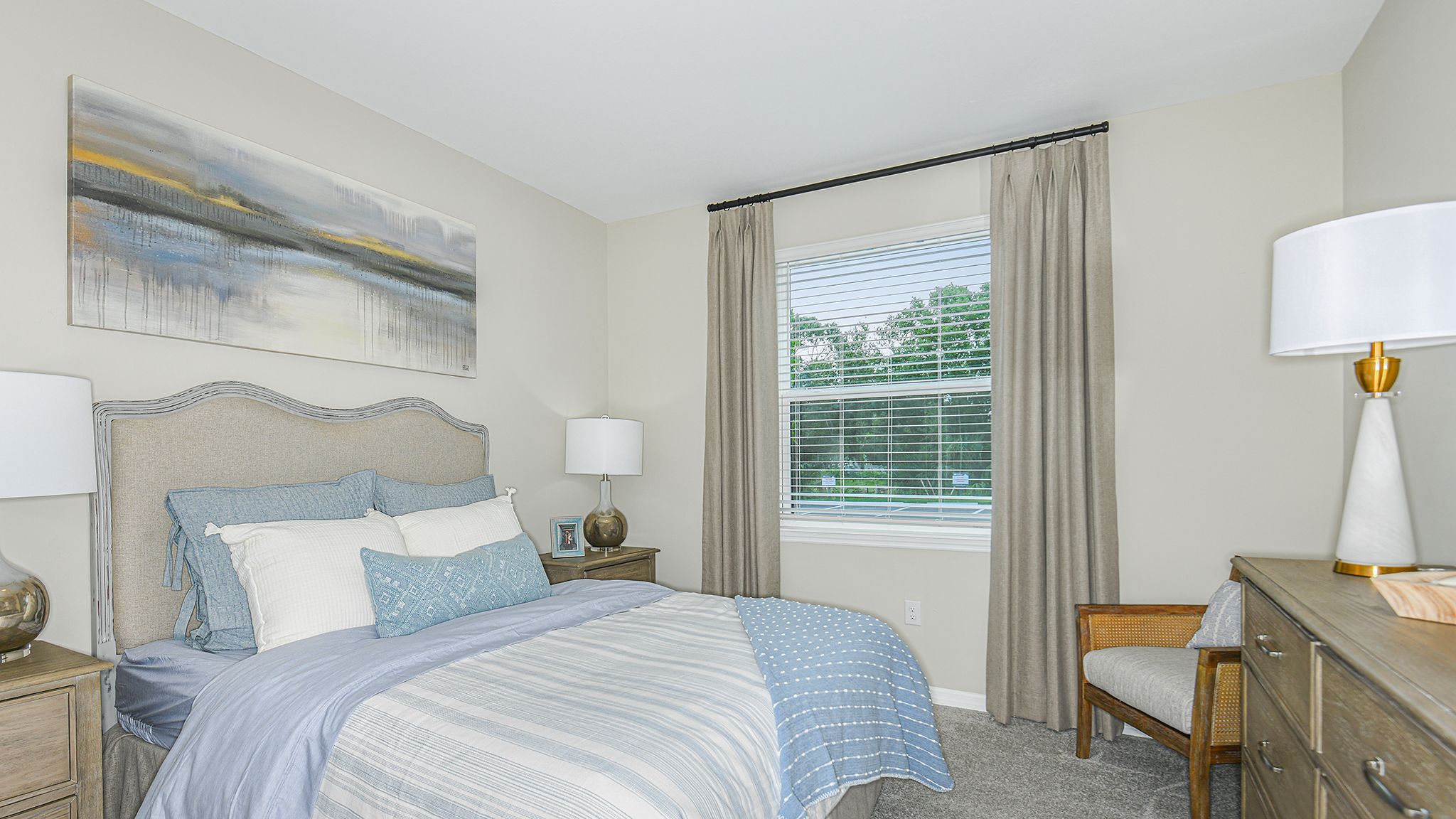 Bella-Via-Avanti6994-16x9-bedroom