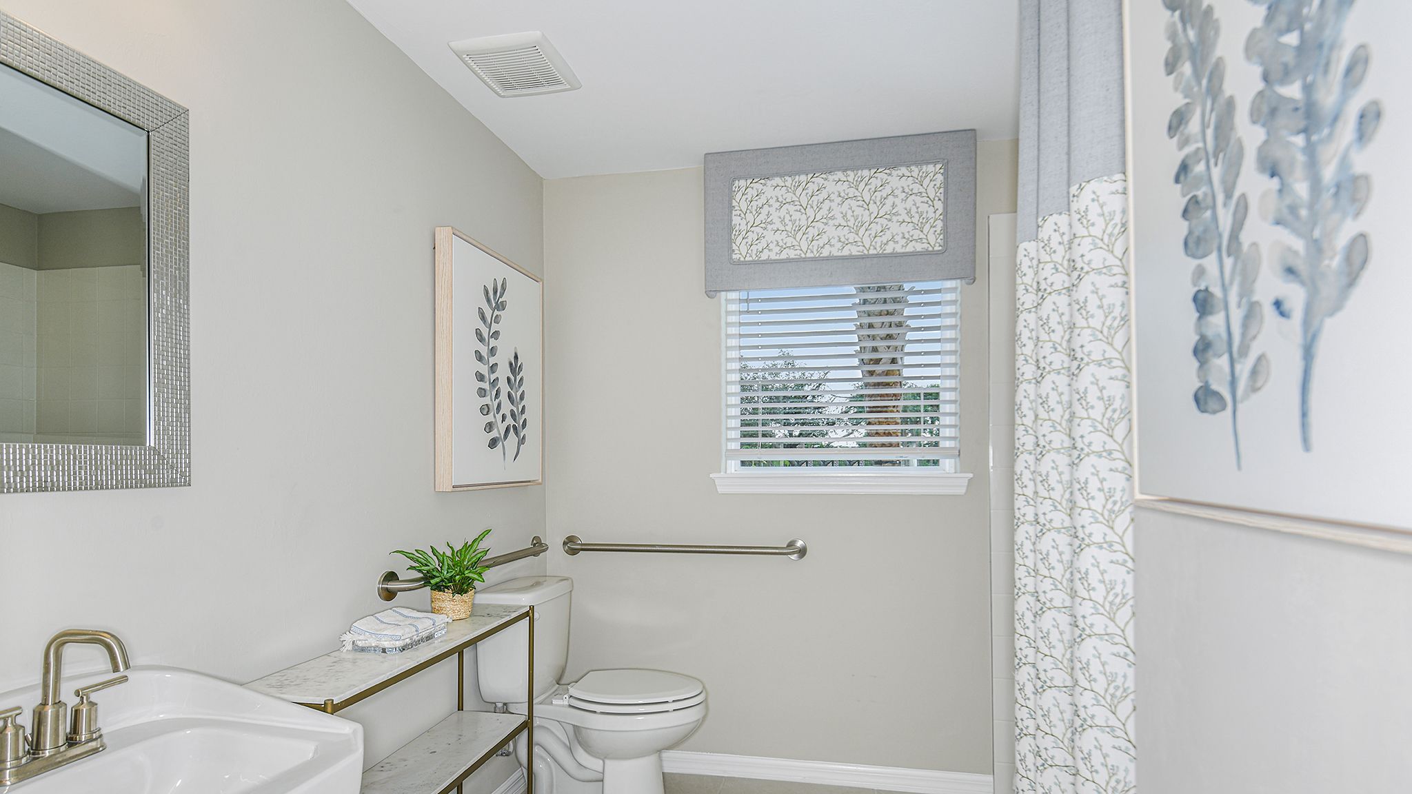 Bella-Via-Avanti6993-16x9-bath