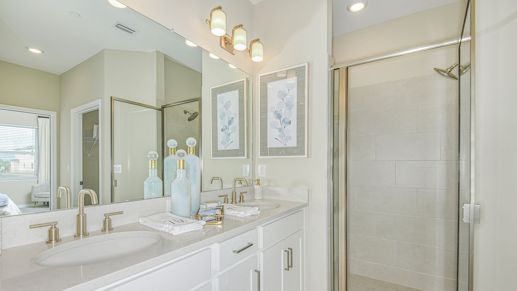 Bella-Via-Avanti7003-16x9-bathroom