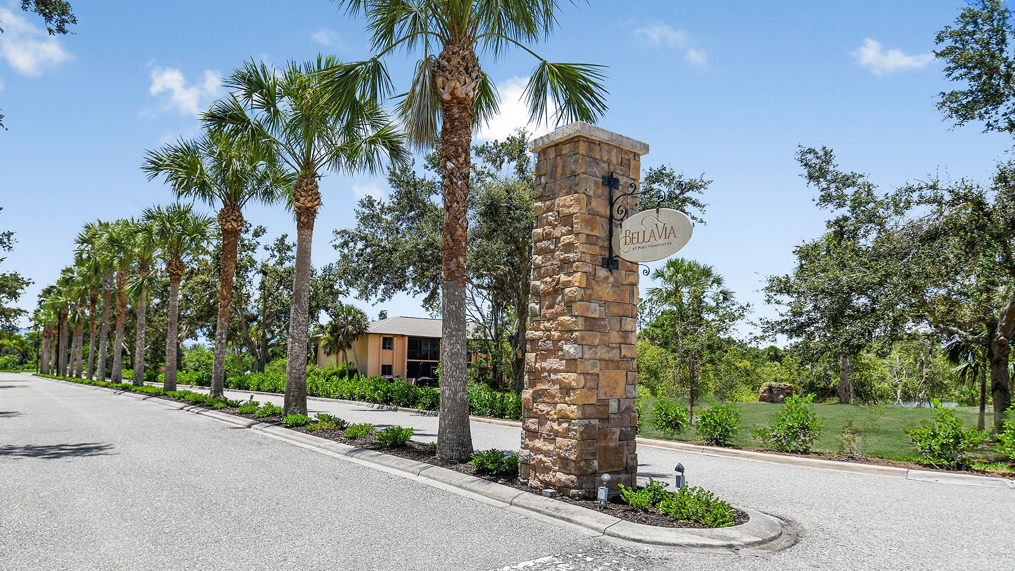 Bella-Via-Entrance-Monument-6779-16x9