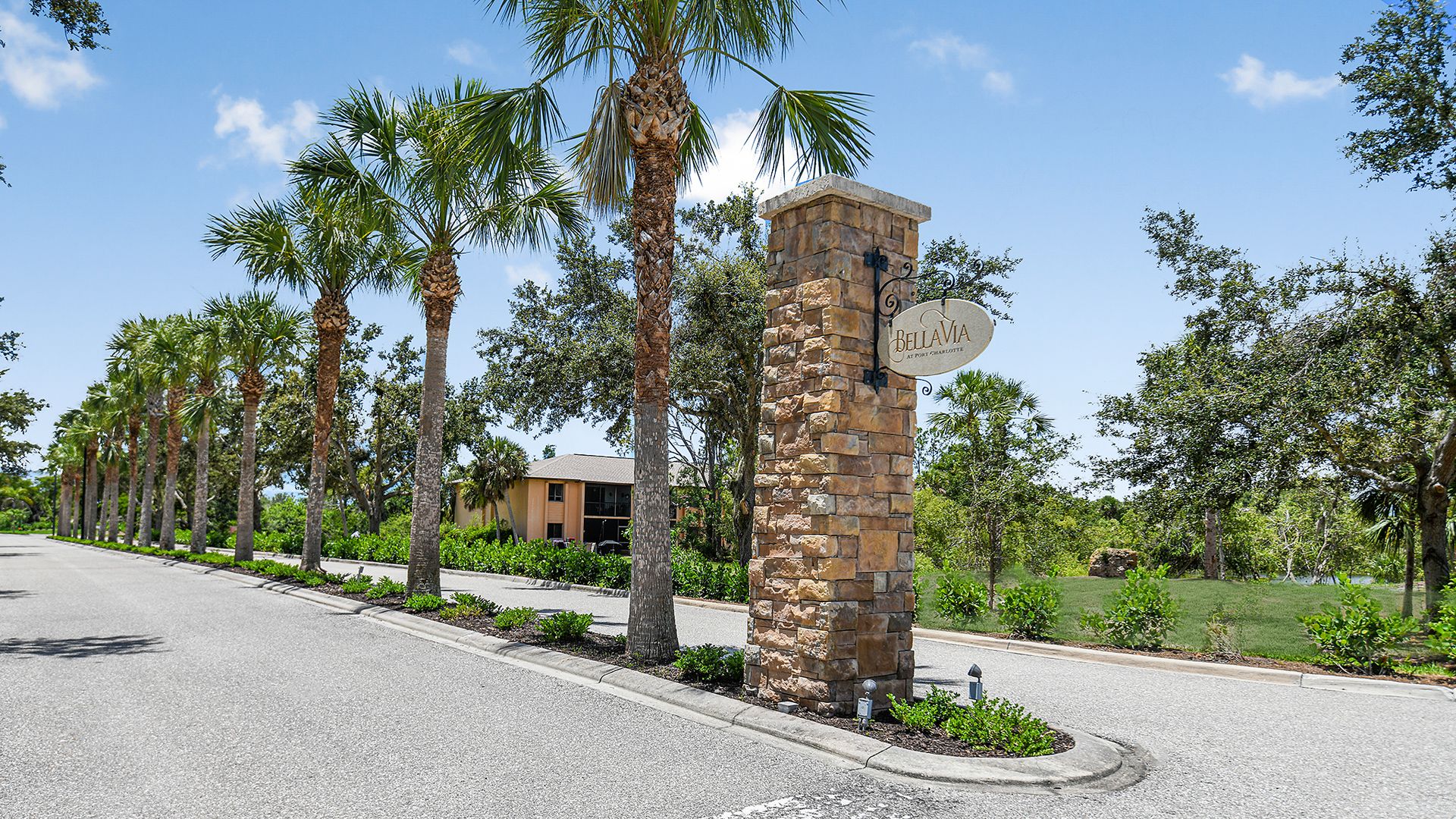 Bella-Via-Entrance-Monument-6779-16x9