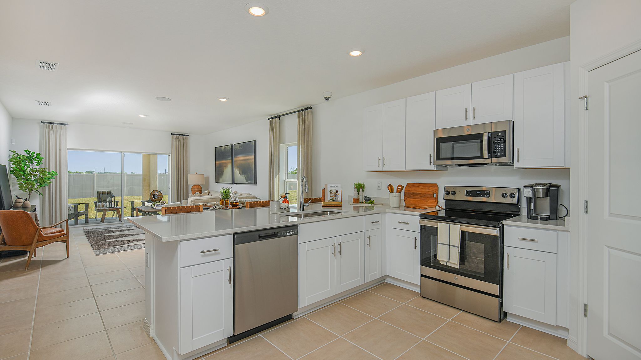 Brookland-Park-Seneca-0784-16x9-kitchen