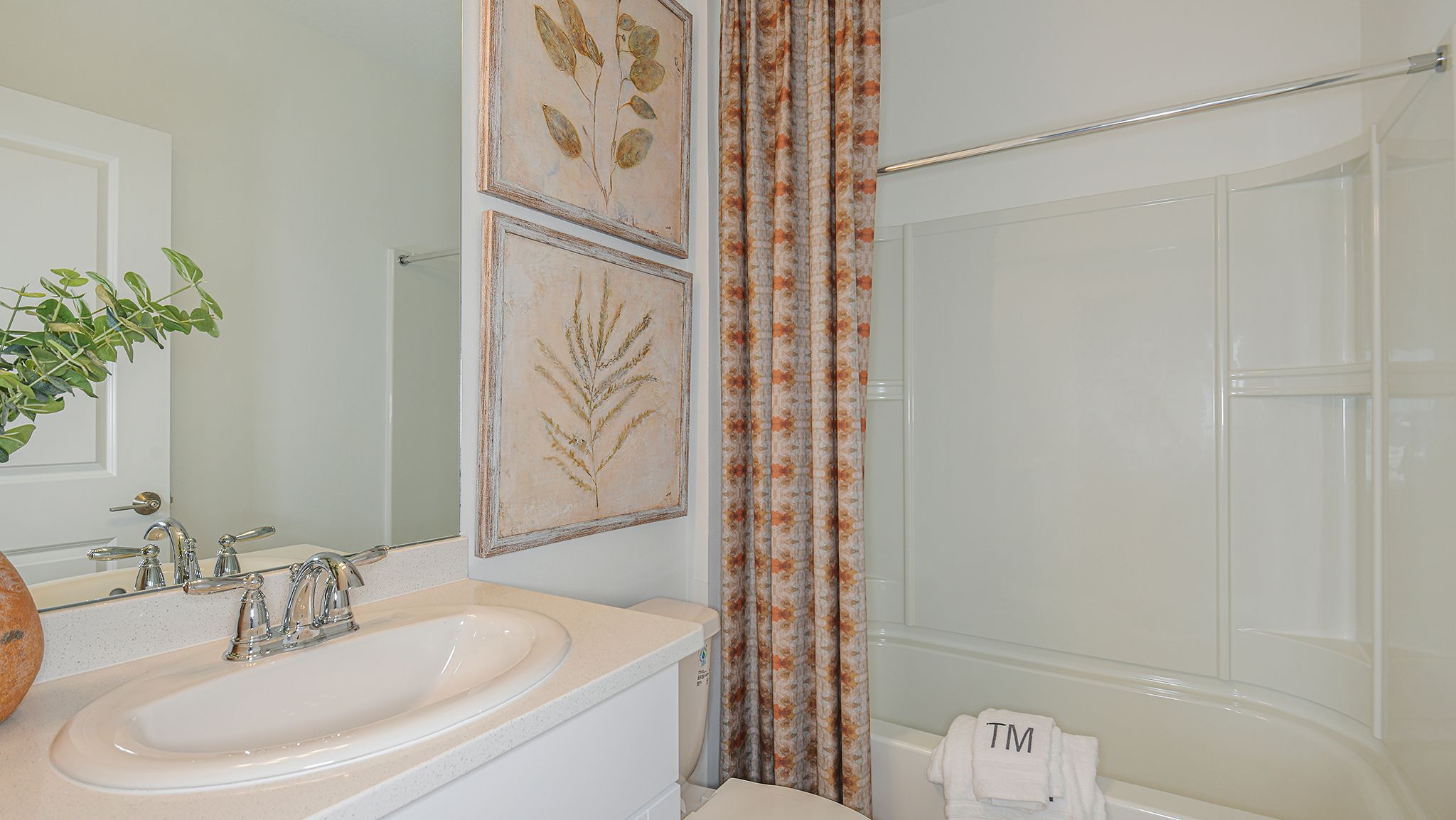 Brookland-Park-Seneca-0805-16x9-bathroom