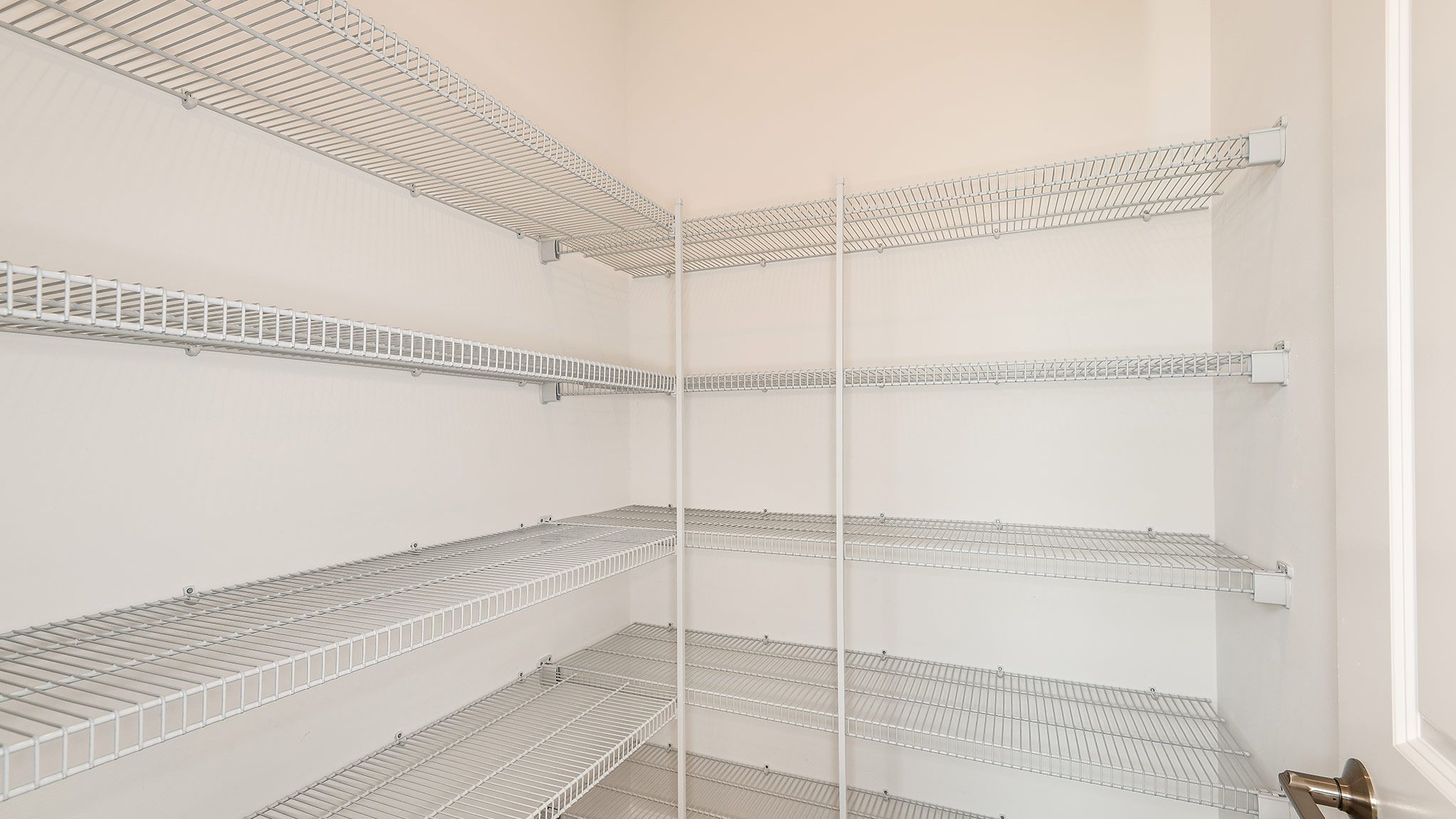 Esp-Lake-Club-Assuro-Lot-557-11912-Noveli-Cou...