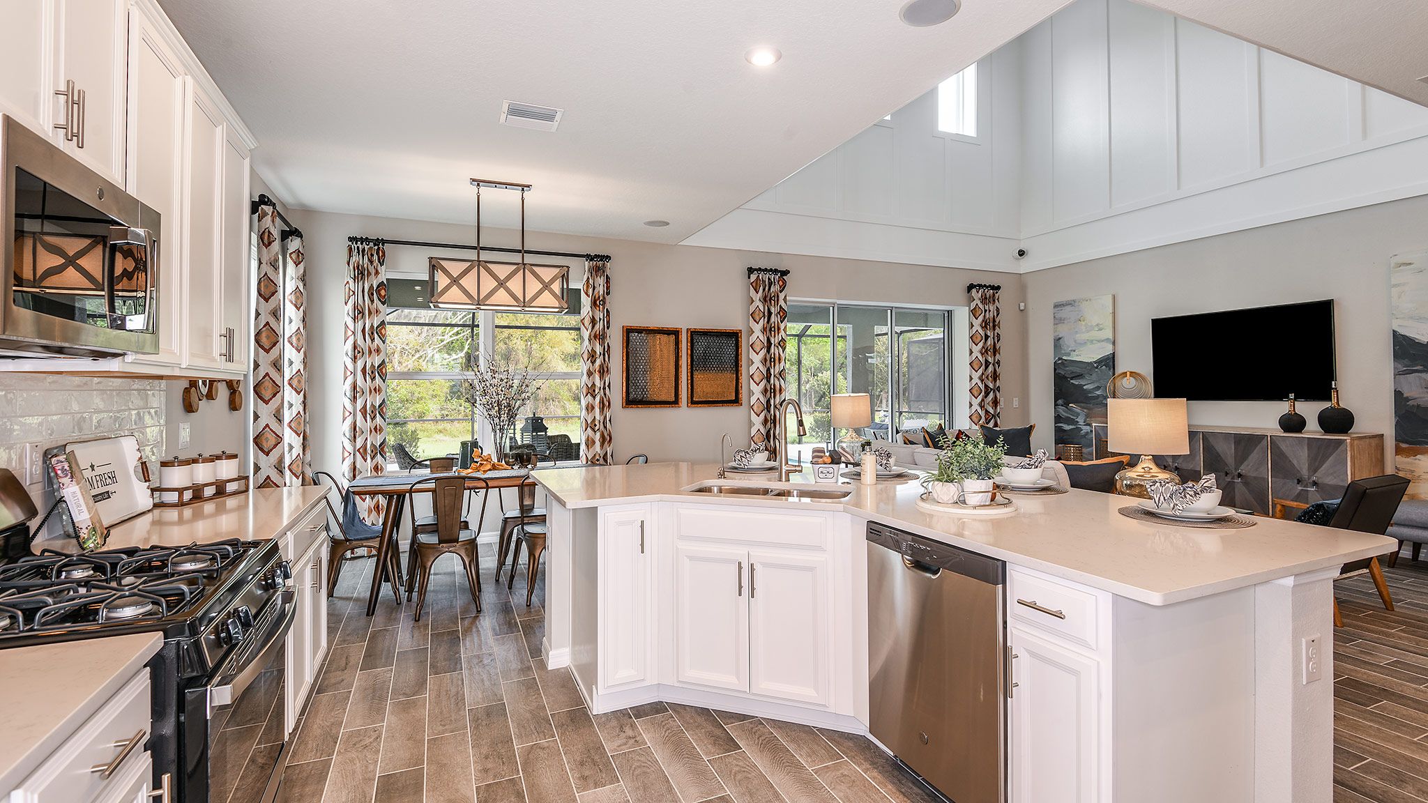 Eaves-Bend-at-Artisan-Lakes-Bonaire-8103-kitchen