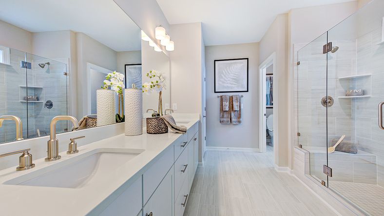 First floor owner's bath
