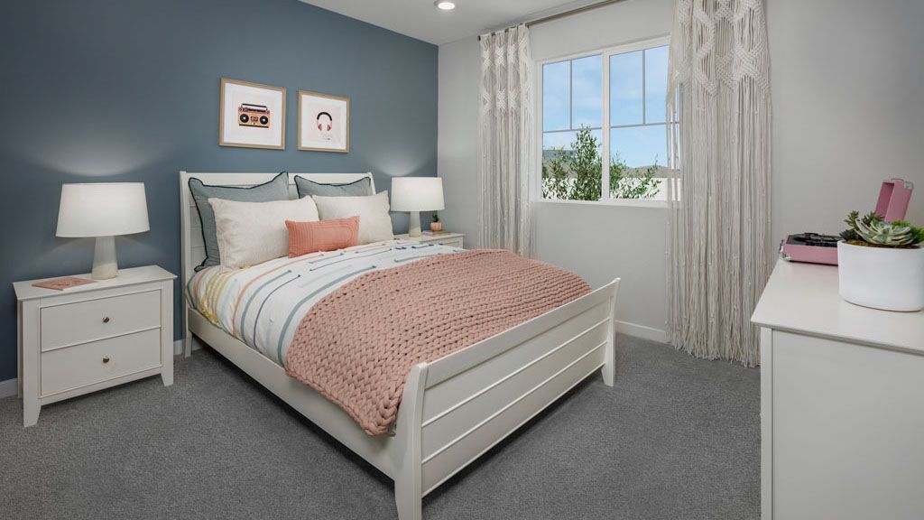 Plan4_Siena_Azul_Bedroom2_1079b-1024x576