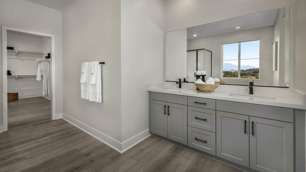 Plan10_Siena_Viola_PrimaryBathroom_8193b-1024x576