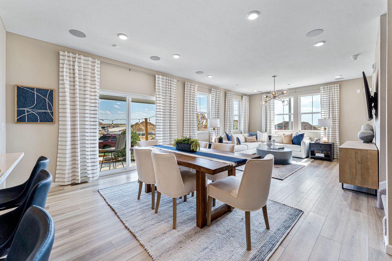 61 Dining room