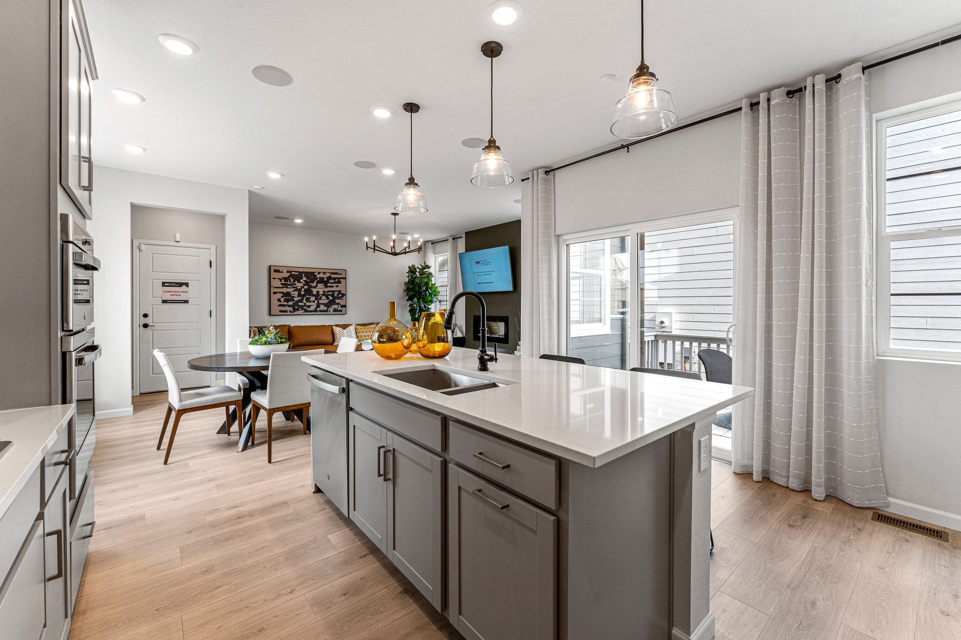 23 Kitchen