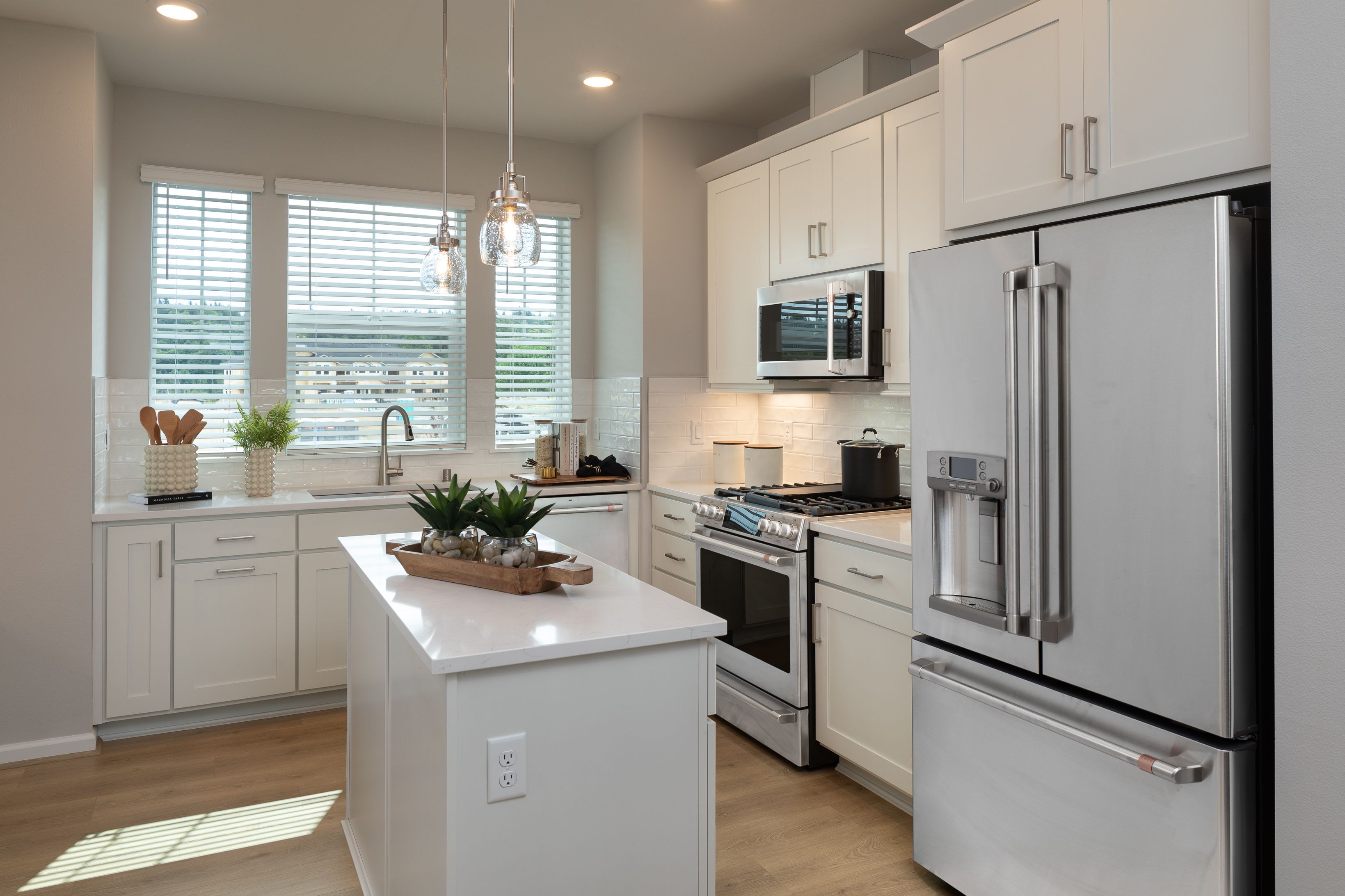 Seattle_Woodside_E1_Kitchen