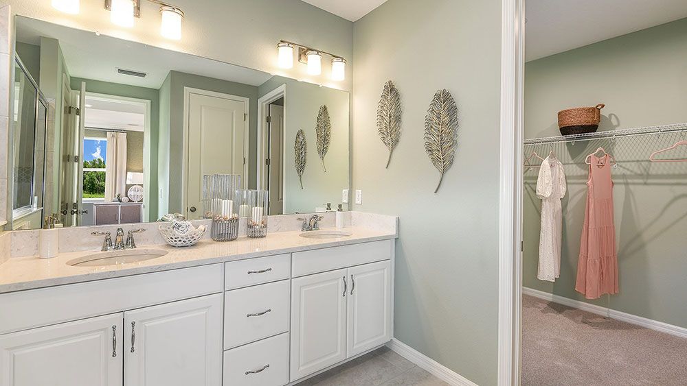 Starkey-Ranch-Newberry-ownersbath1