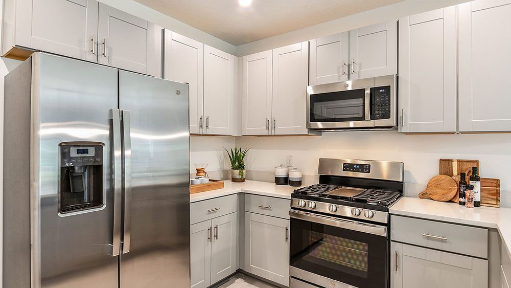 Eaves-Bend-Holly-3636-kitchen