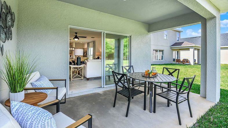 Eaves-Bend-Holly-3711-patio