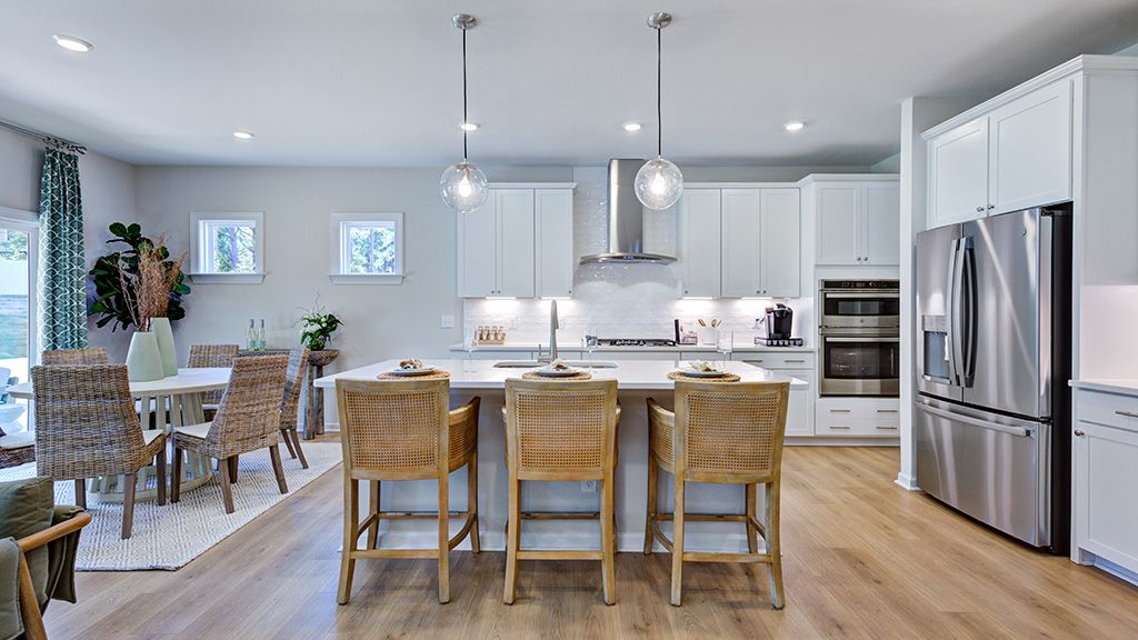 Hamilton casual dining and gourmet kitchen