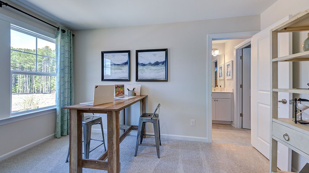 Hamilton secondary bedroom with bath