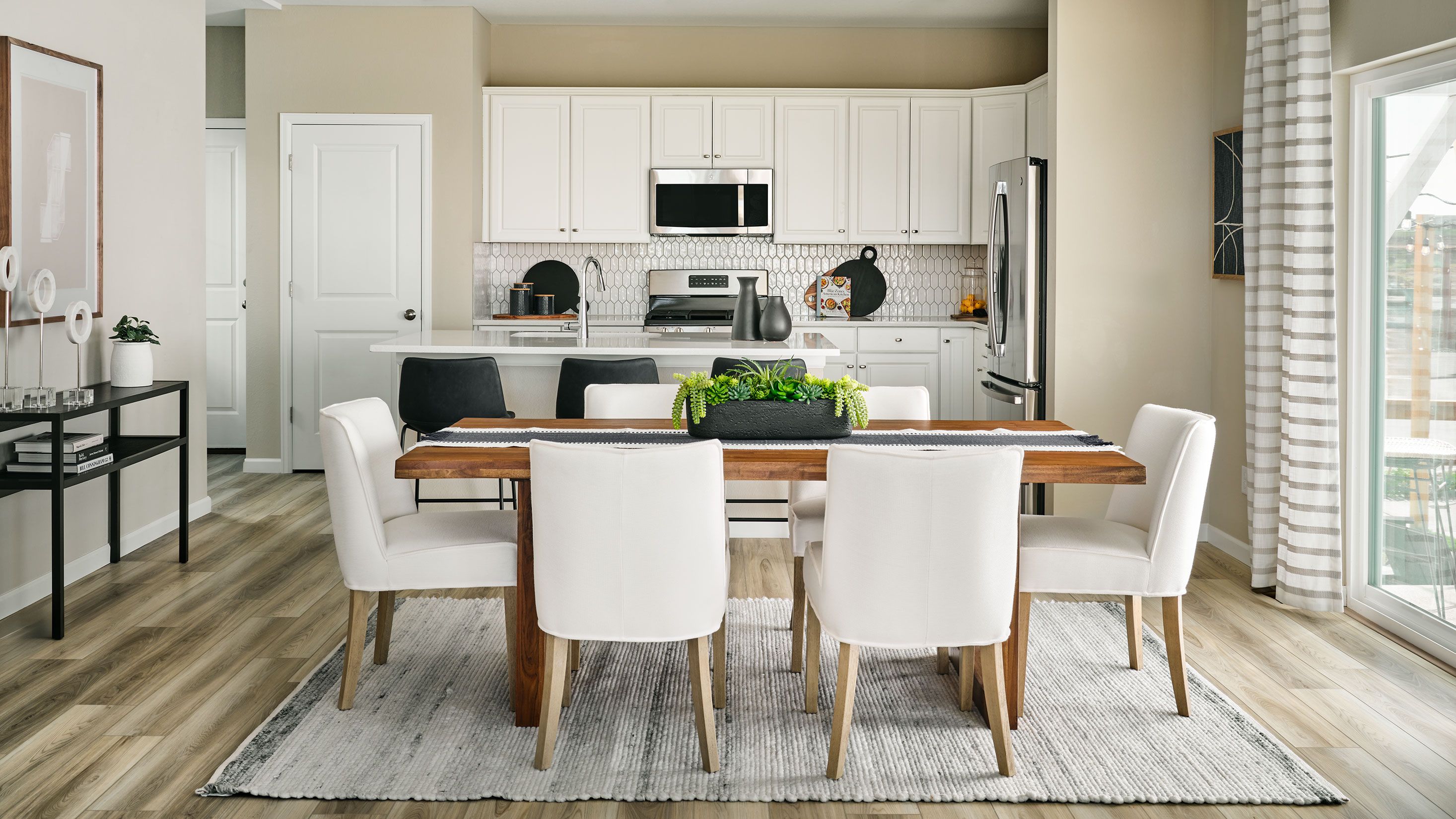 Taylor-Morrison-At-Aurora-Highlands-Aurora-09...