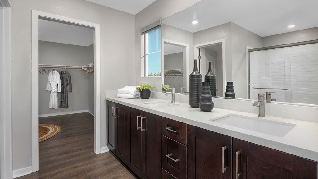 Plan3_Courts_PrimaryBathroom_2206c-1024x576