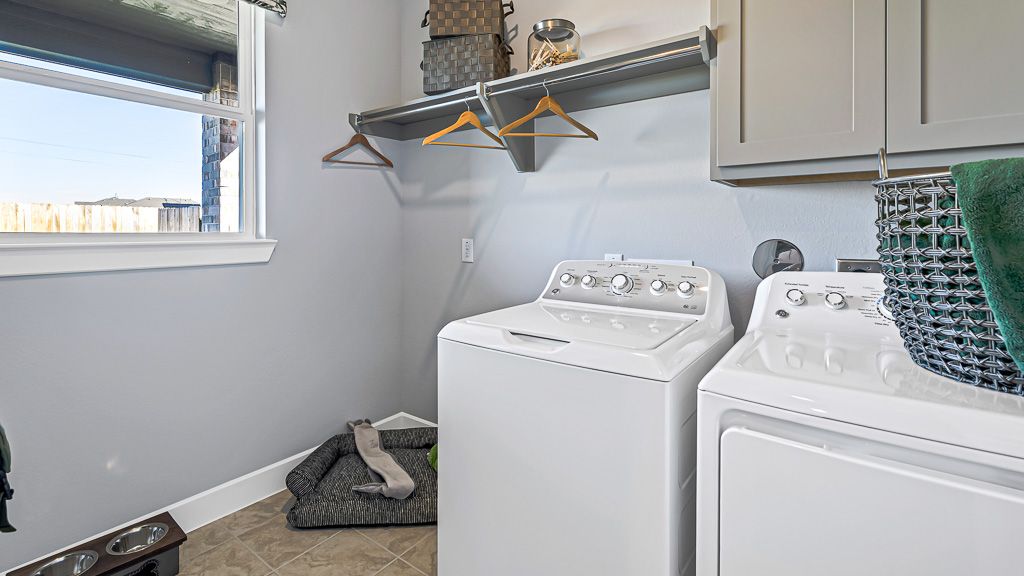 65-TM-Model 17402 Aster Falls Ct-20231206