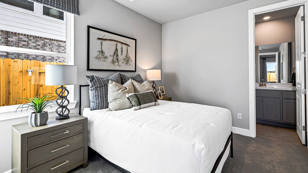 68-TM-Model 17402 Aster Falls Ct-20231206