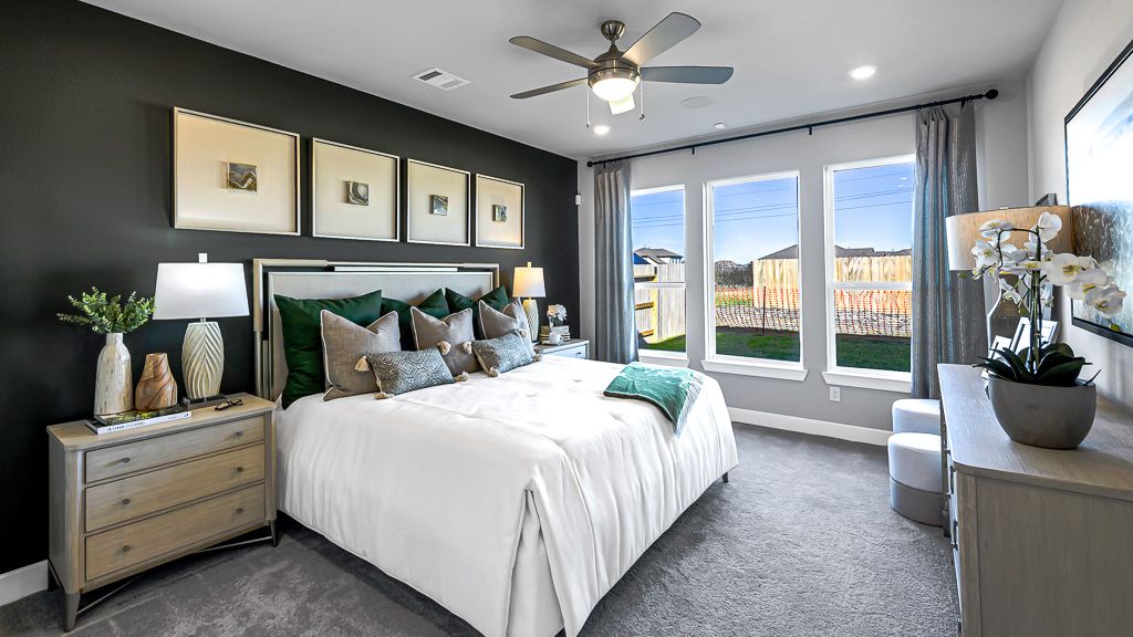 76-TM-Model 17402 Aster Falls Ct-20231206