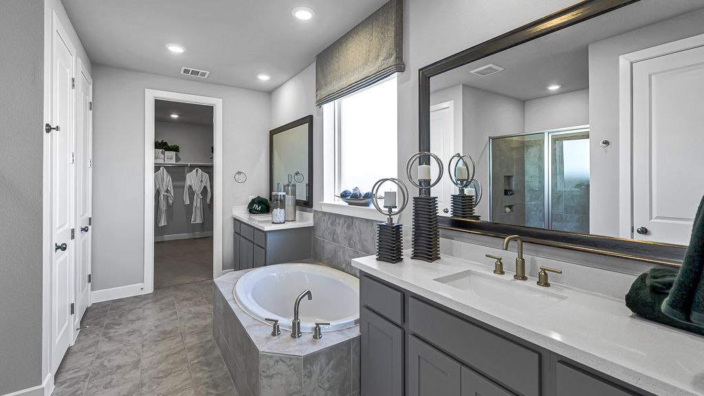 82-TM-Model 17402 Aster Falls Ct-20231206