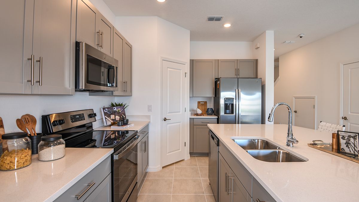 Edgestone-Jasmine-kitchenisland