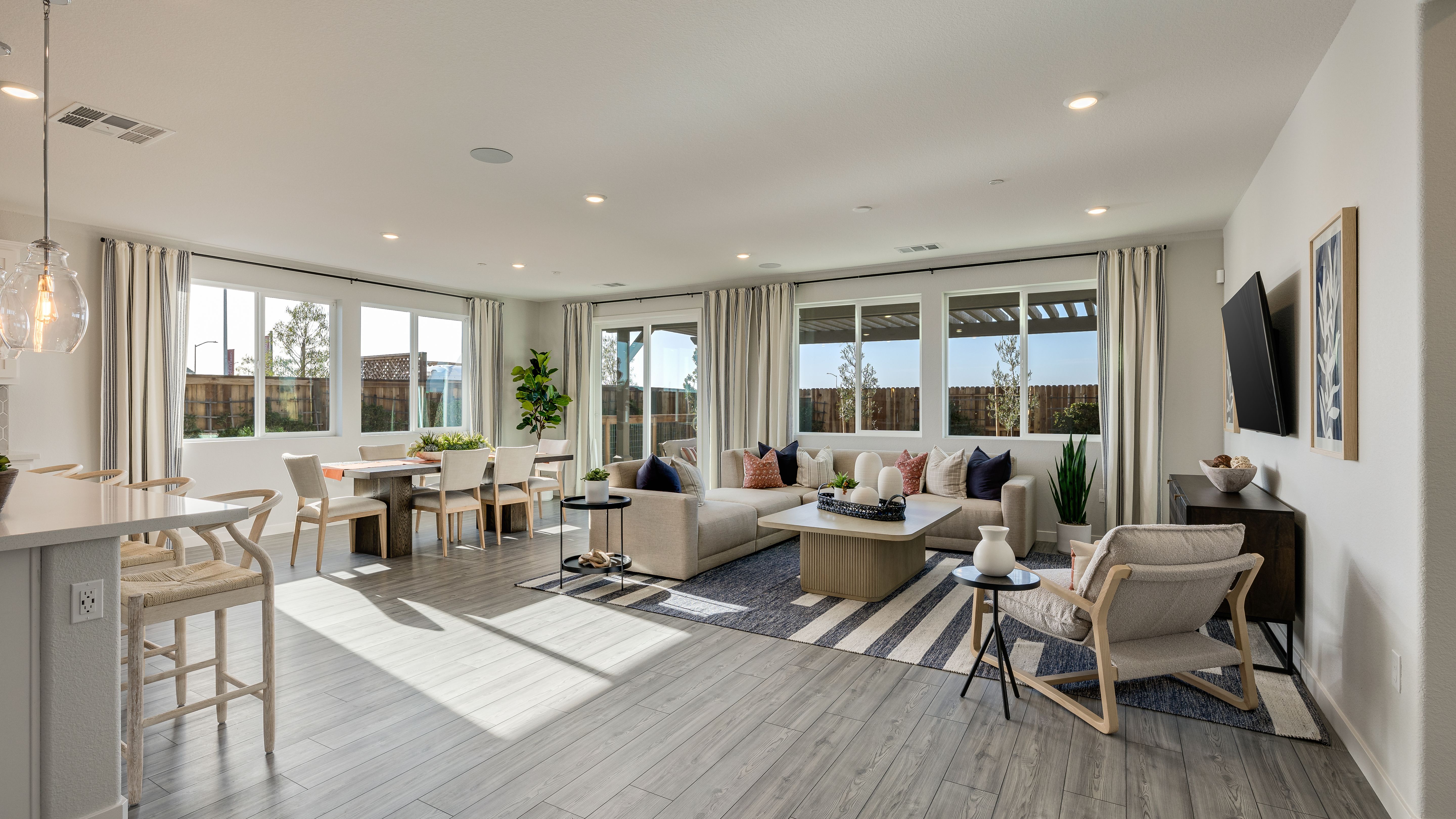 106 Larkspur