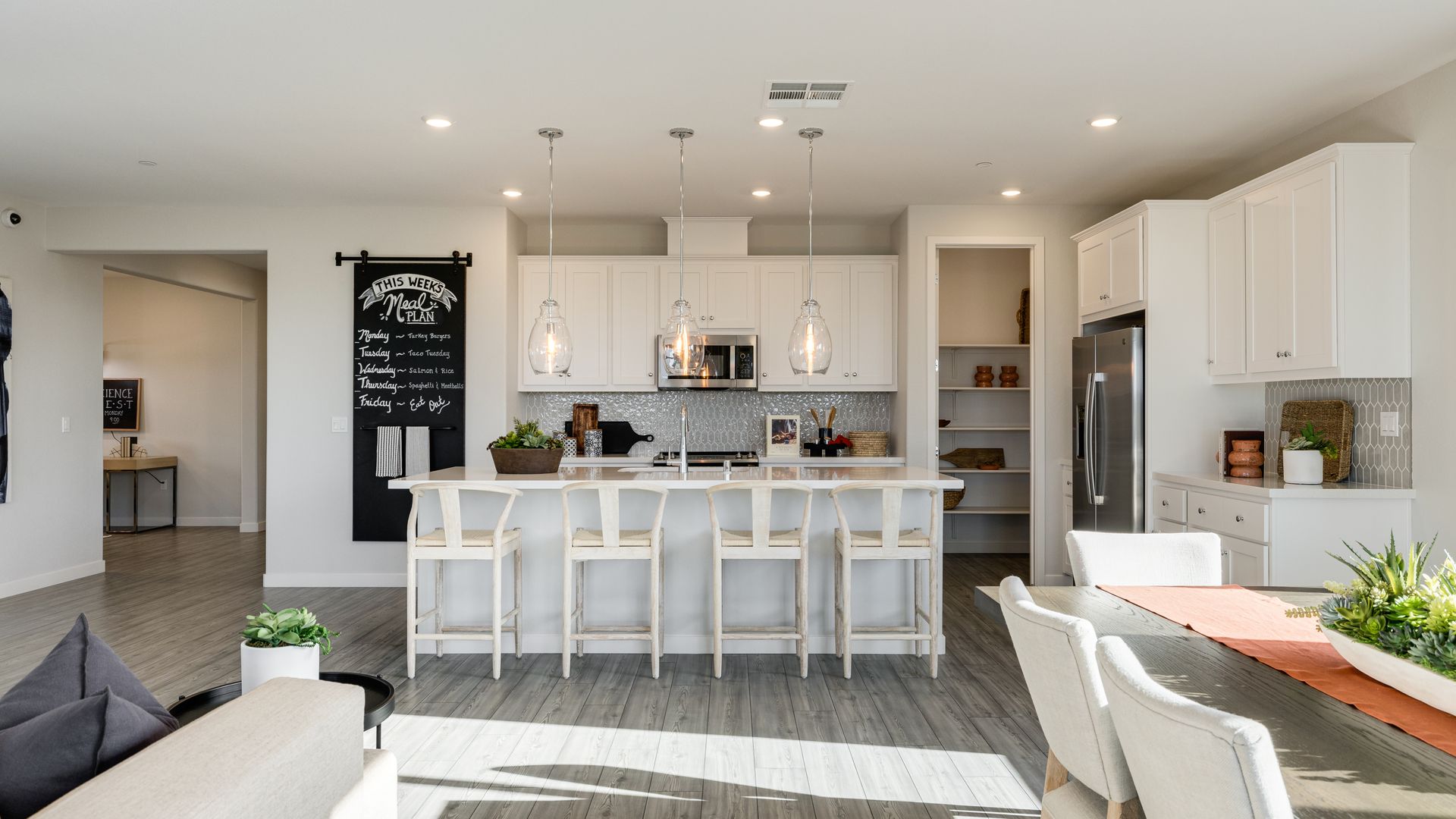 109 Larkspur