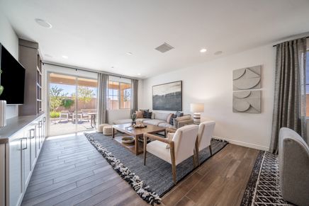 Hawes Encore Sapphire_Great Room 4