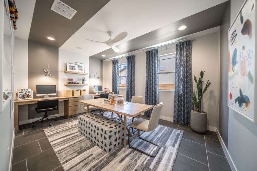 Hawes Encore Redwood_Hobby Room