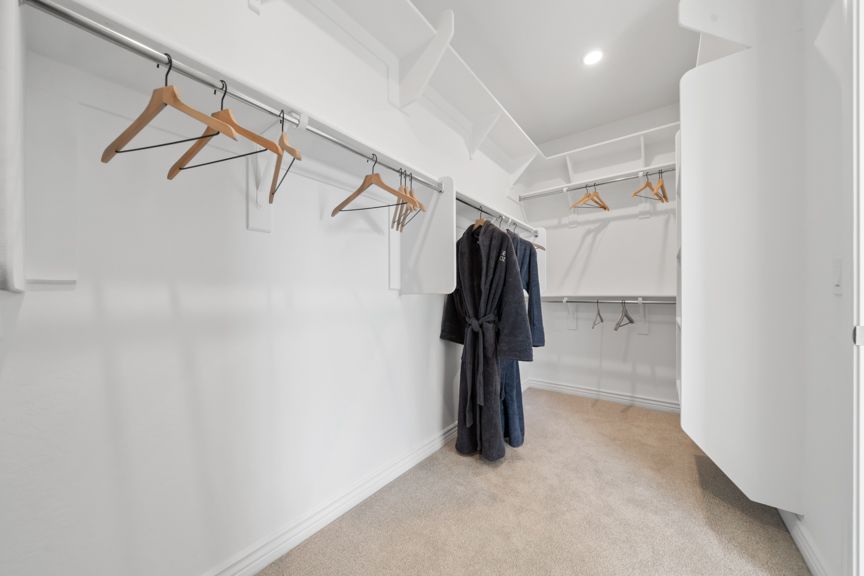 Parkside Almeria_RM2 Primary Walk-in Closet