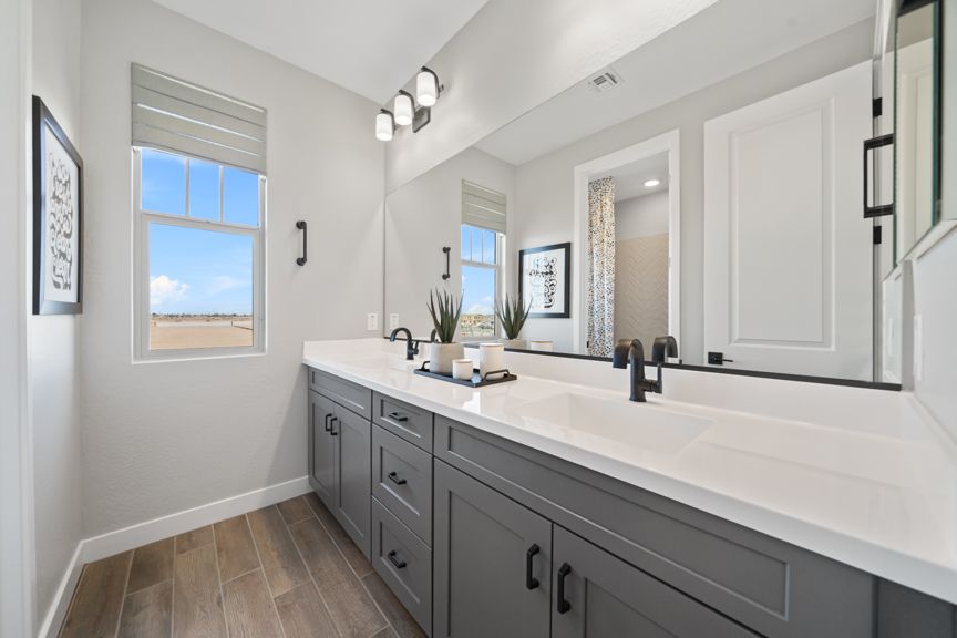 Parkside Almeria_RM4 Bath 2