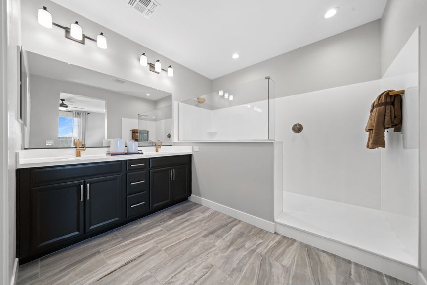 Parkside Los Cielos RM2 Primary Bath  1