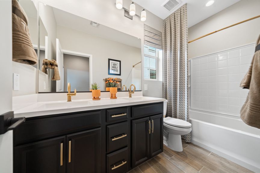 Parkside Los Cielos RM2 Bath 2