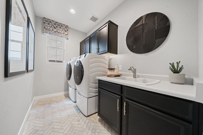 Parkside Los Cielos RM2 Laundry