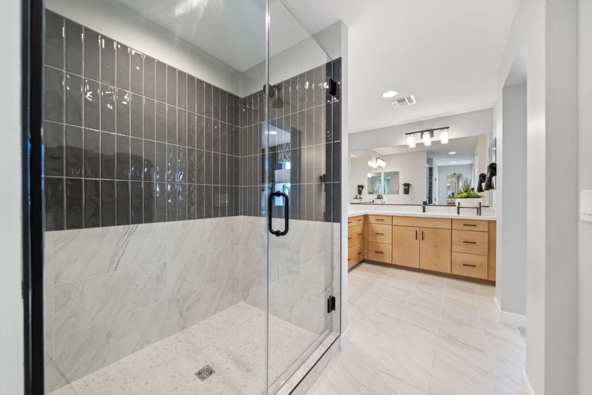 Parkside Los Cielos RM4 Primary Bathroom  1