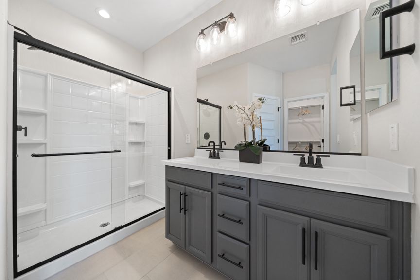 Parkside Rio Vista 35-1 Primary Bath