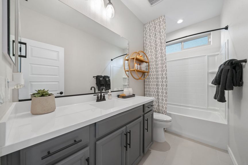 Parkside Rio Vista 35-1 Bath 2