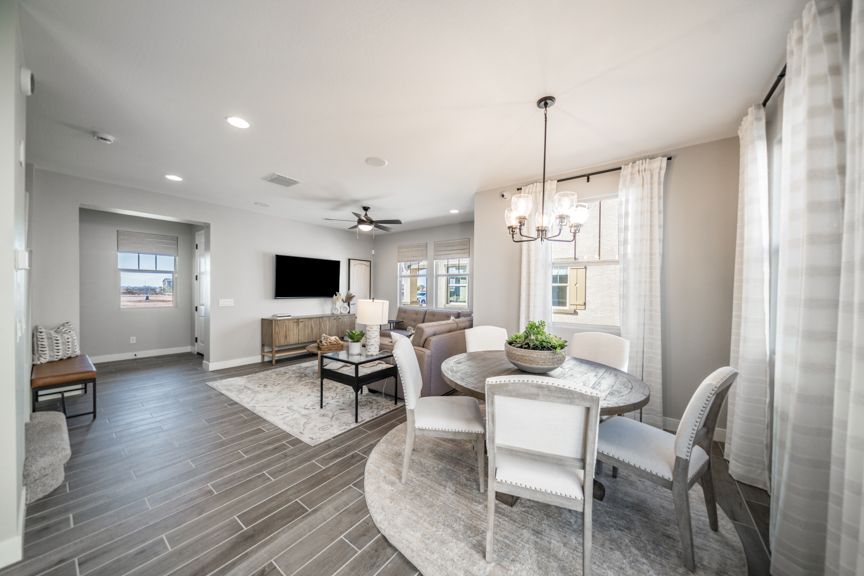 Parkside Villas RM2 Dining