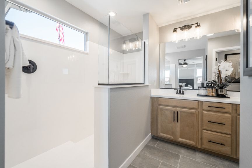 Parkside Villas RM2 Primary Bath 1