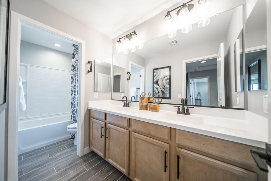 Parkside Villas RM2 Primary Bath 2