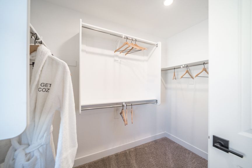 Parkside Villas RM2 Walk-in Closet