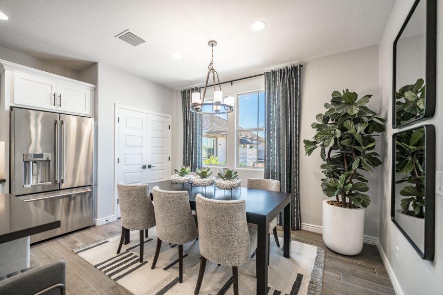 Parkside Villas RM3 Dining